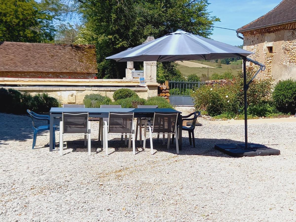 Au Pays De Jacquou : Chambre D'Hotes Et Table D'Hotes Fossemagne Luaran gambar