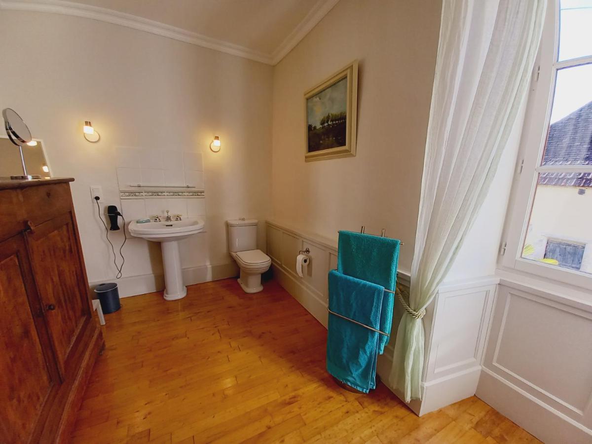 Au Pays De Jacquou : Chambre D'Hotes Et Table D'Hotes Fossemagne Luaran gambar