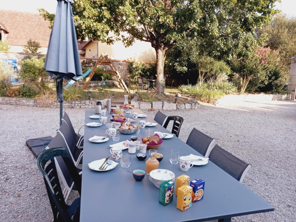 Au Pays De Jacquou : Chambre D'Hotes Et Table D'Hotes Fossemagne Luaran gambar