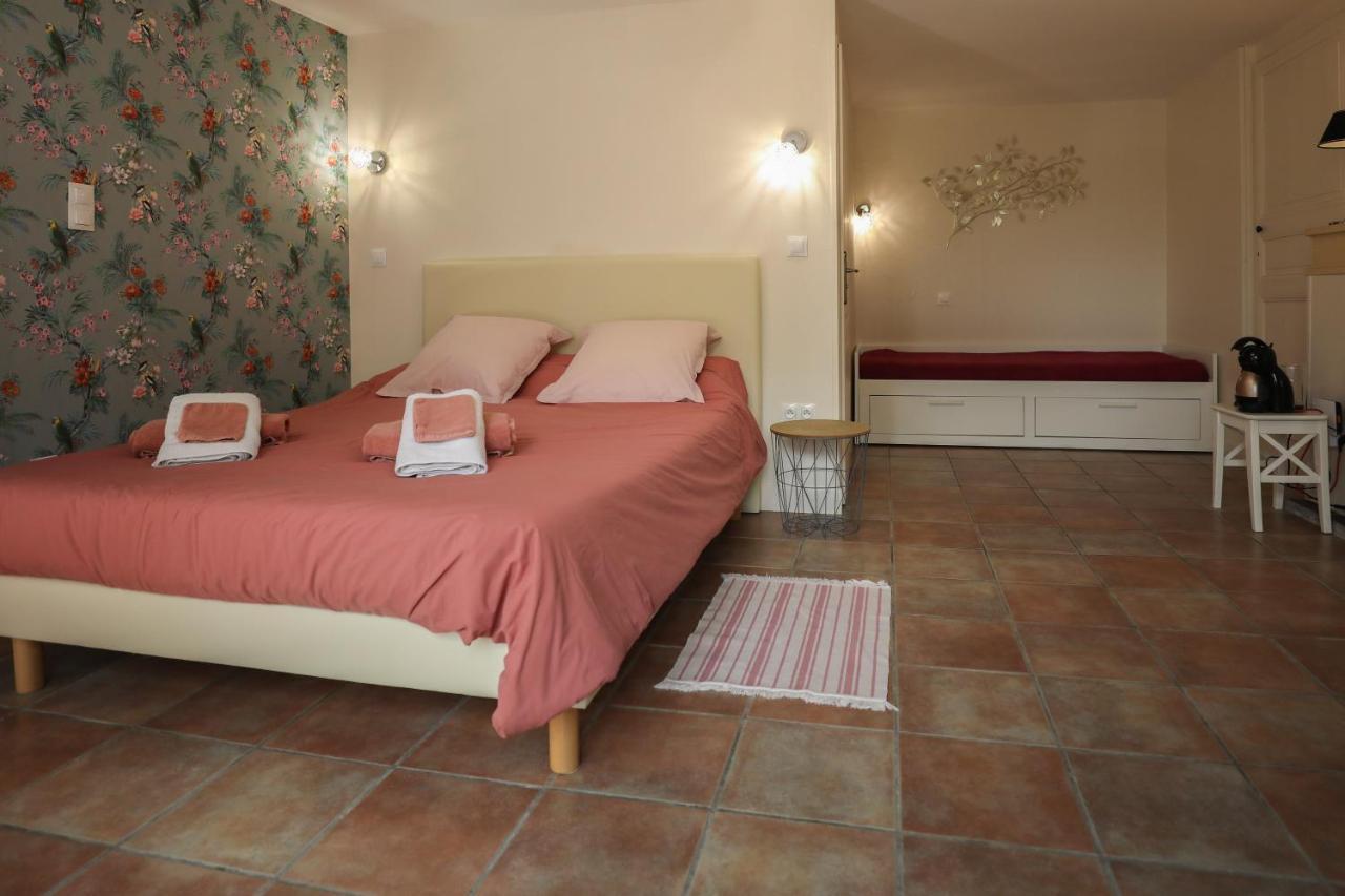 Au Pays De Jacquou : Chambre D'Hotes Et Table D'Hotes Fossemagne Luaran gambar